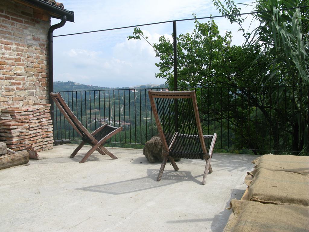 B&B Acaso Serralunga d'Alba Exterior foto